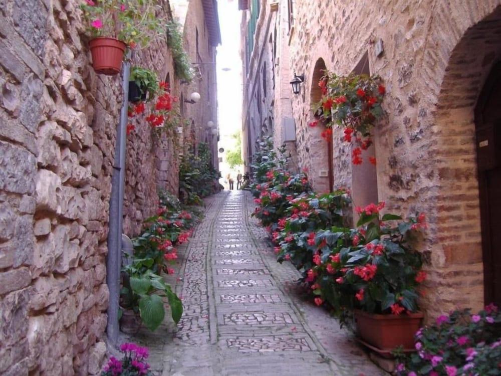 Hotel Palazzo Bocci Spello Exterior foto