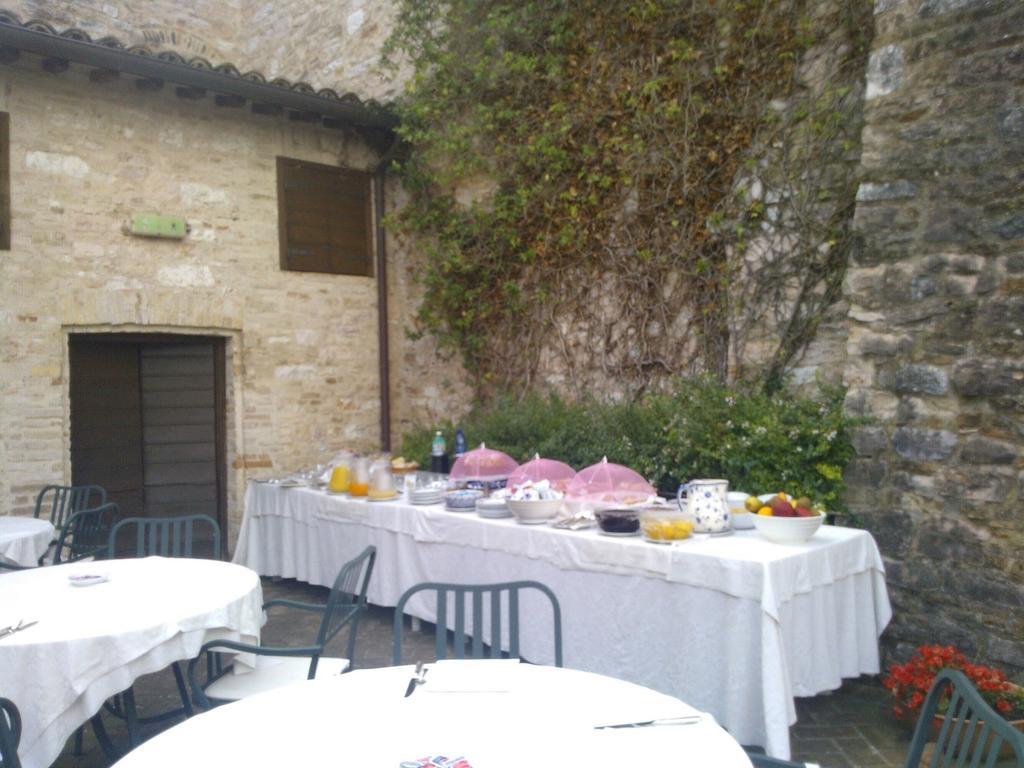 Hotel Palazzo Bocci Spello Exterior foto